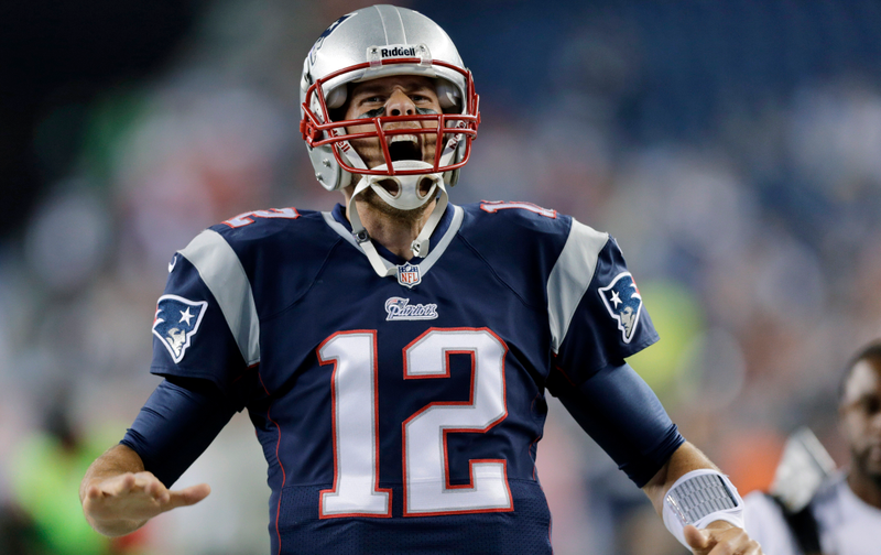 Illustration for article titled The Patriots Win Ugly As Tom Brady Looks Ready To Murder His Receivers